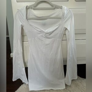 White long sleeve dress with flutter wrist sleeves size small